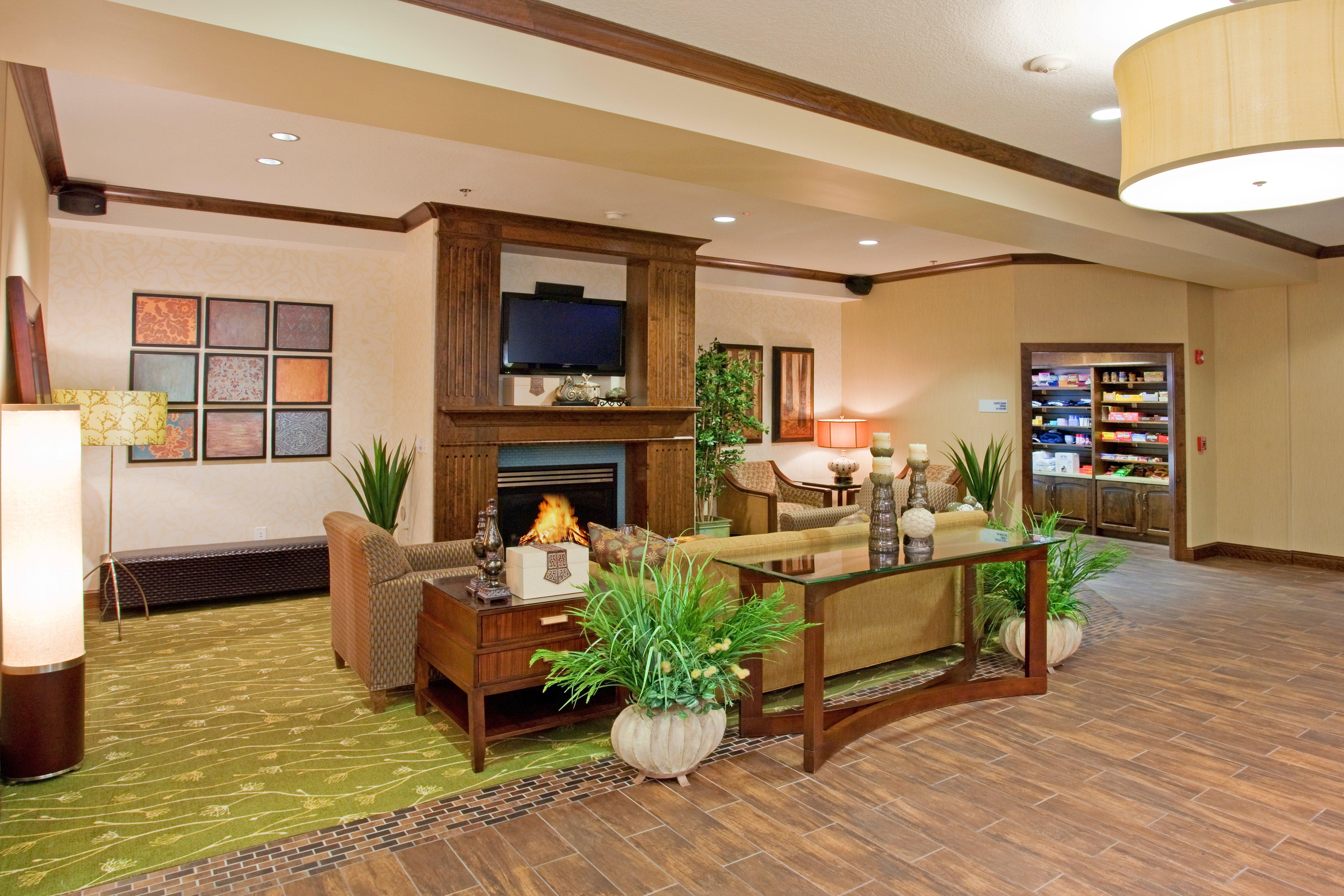 Holiday Inn Express & Suites Logan By Ihg Extérieur photo