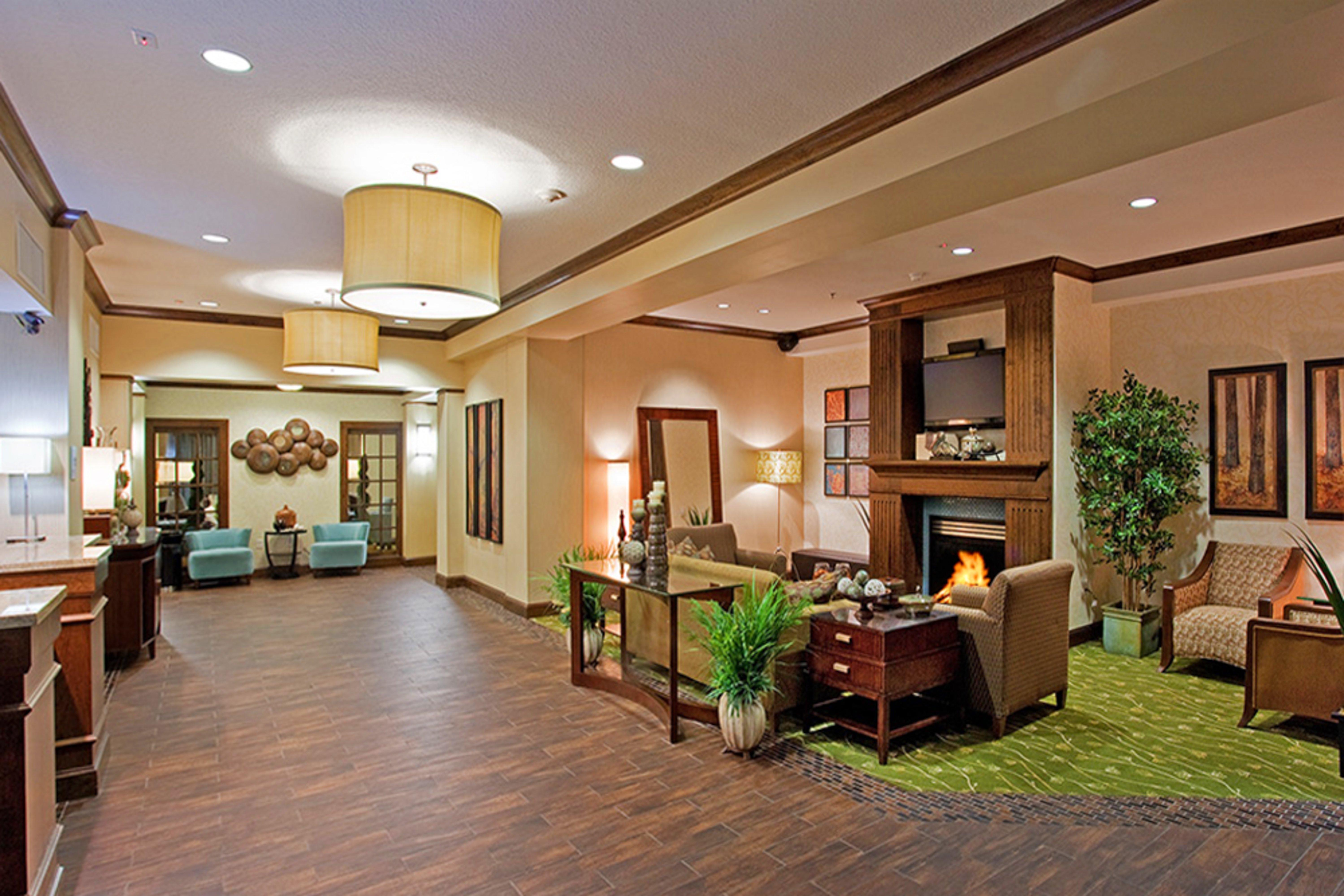 Holiday Inn Express & Suites Logan By Ihg Extérieur photo