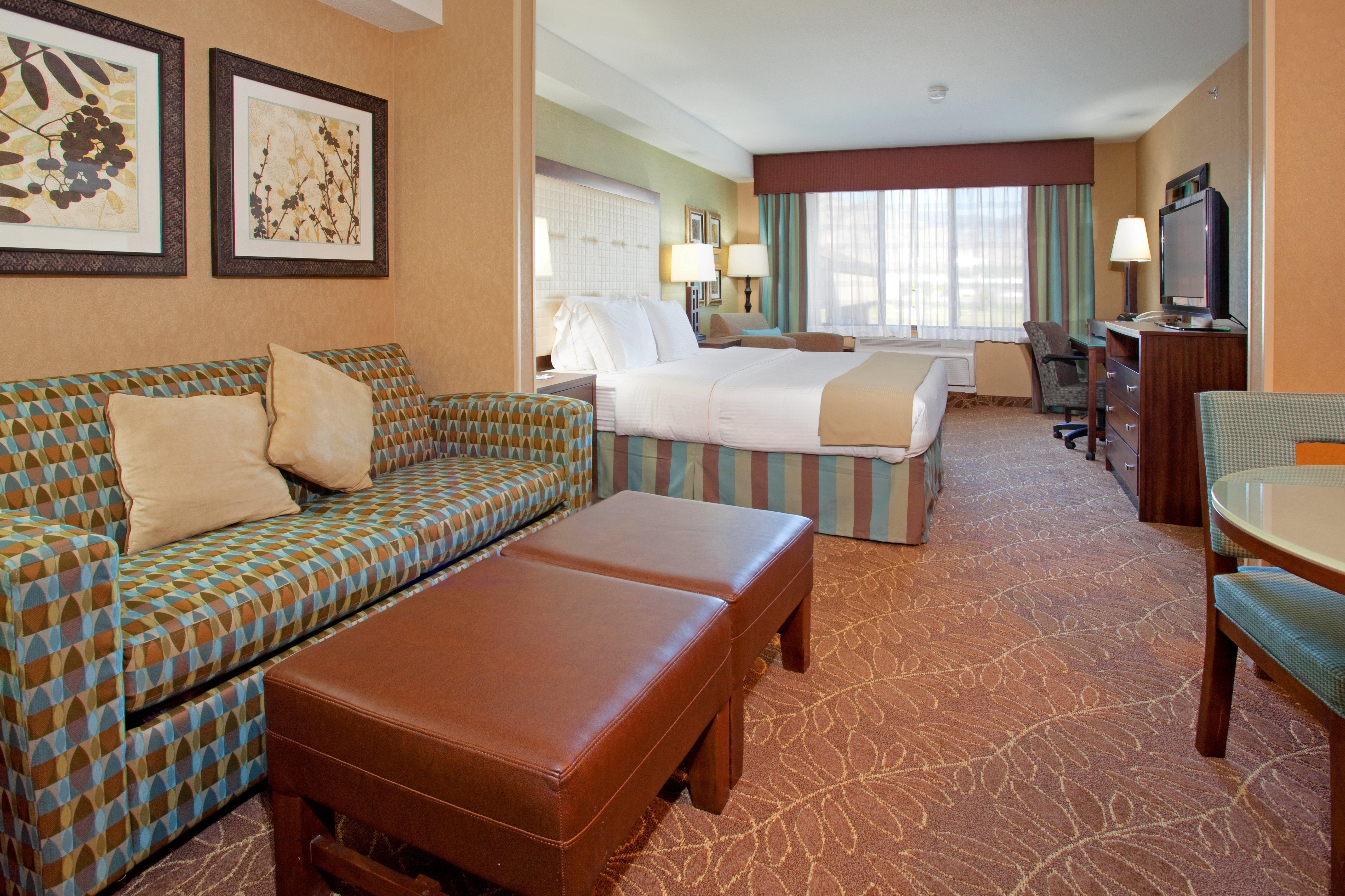 Holiday Inn Express & Suites Logan By Ihg Extérieur photo