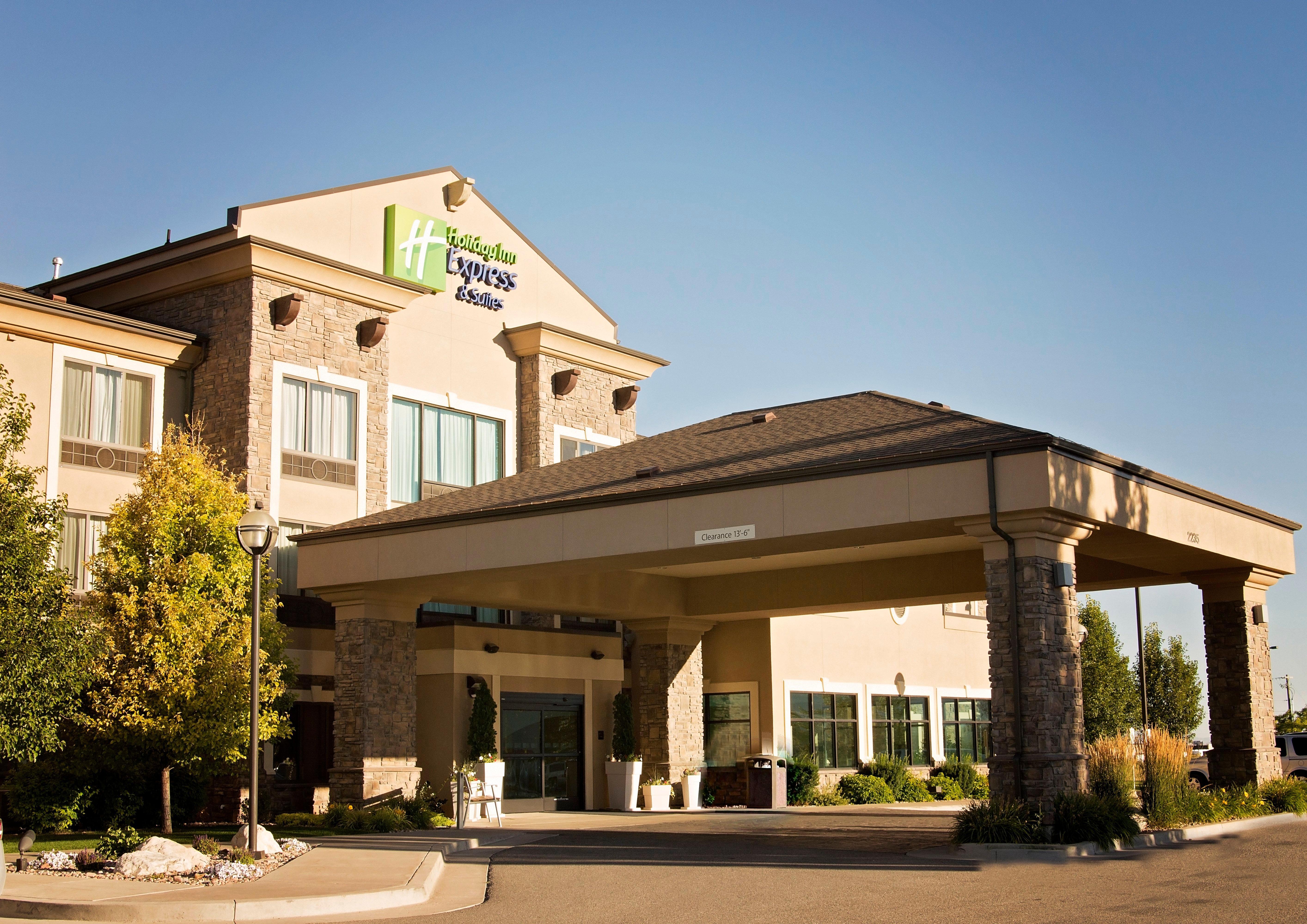 Holiday Inn Express & Suites Logan By Ihg Extérieur photo