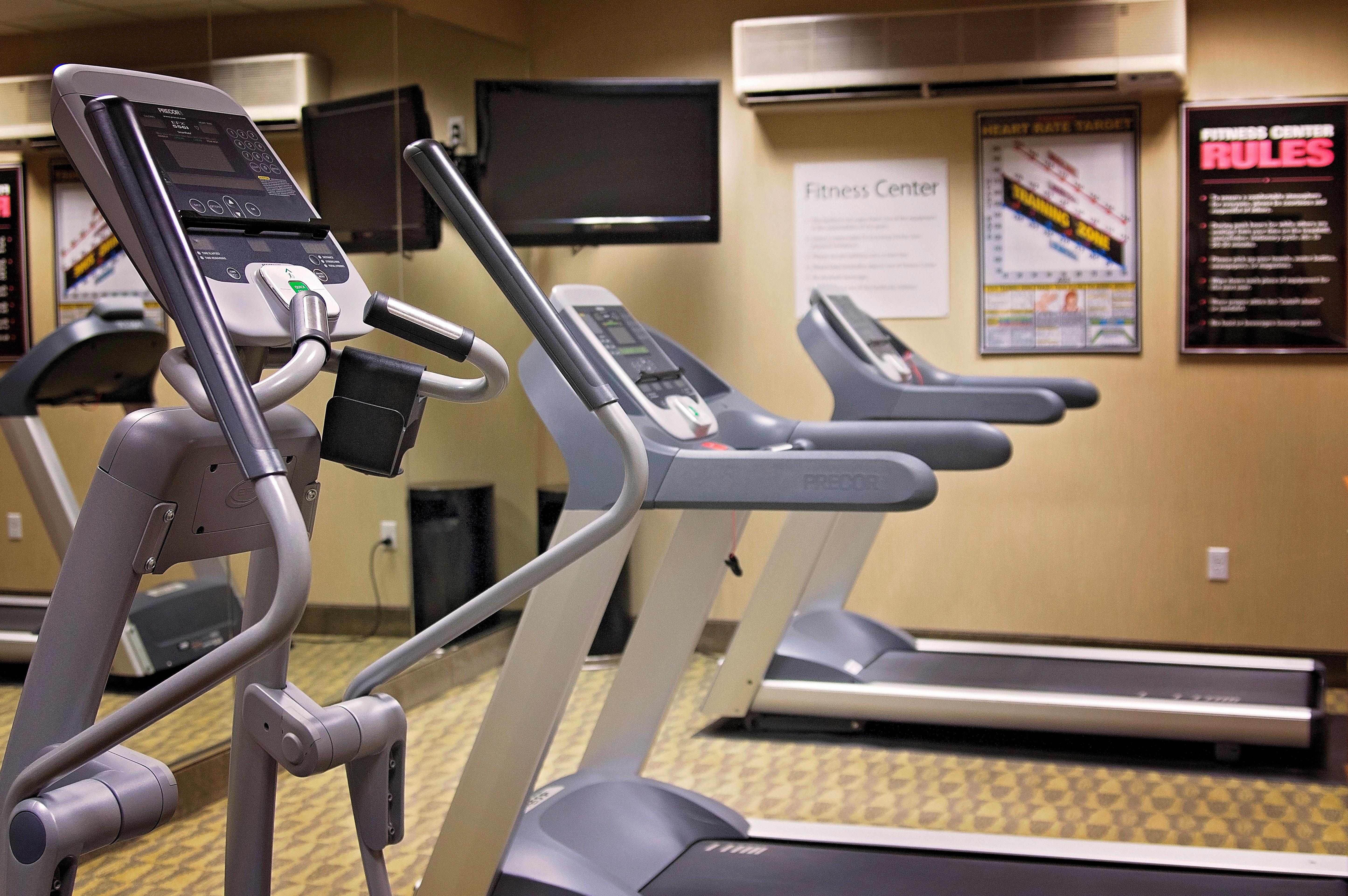 Holiday Inn Express & Suites Logan By Ihg Extérieur photo