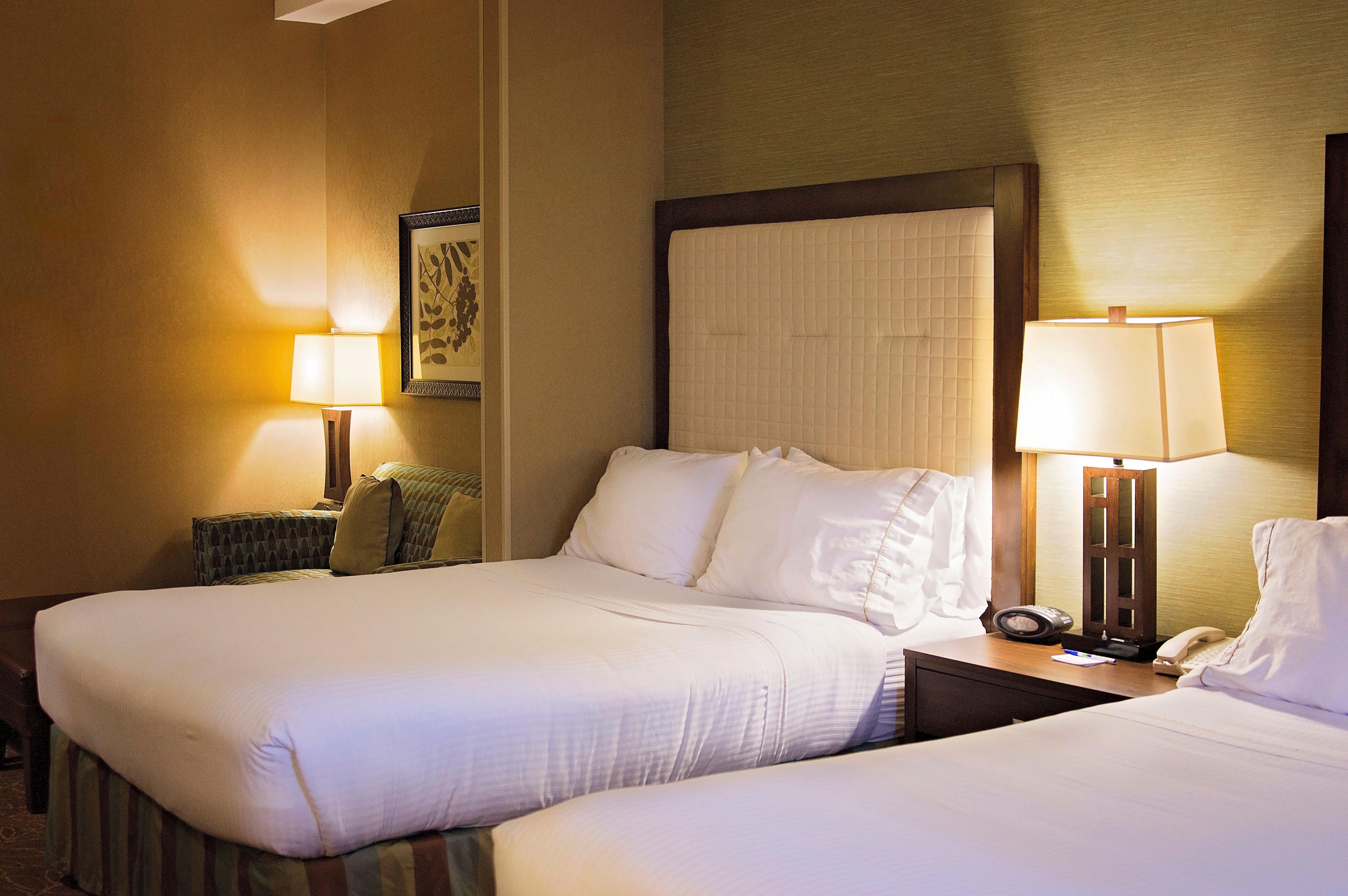 Holiday Inn Express & Suites Logan By Ihg Extérieur photo